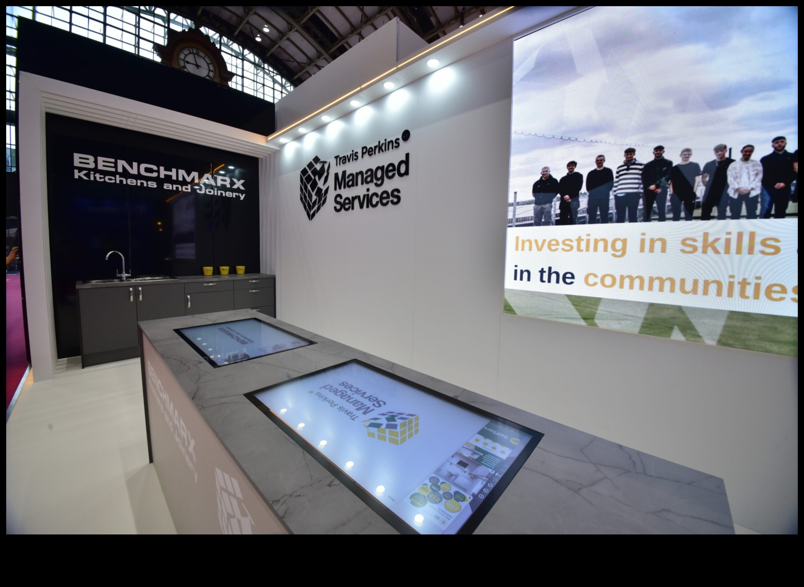 Dynamic Delights Un tur creativ al lumii soluțiilor de realitate virtuală 4 Dynamic Delights: Explorând lumea artelor creative și a soluțiilor de realitate virtuală