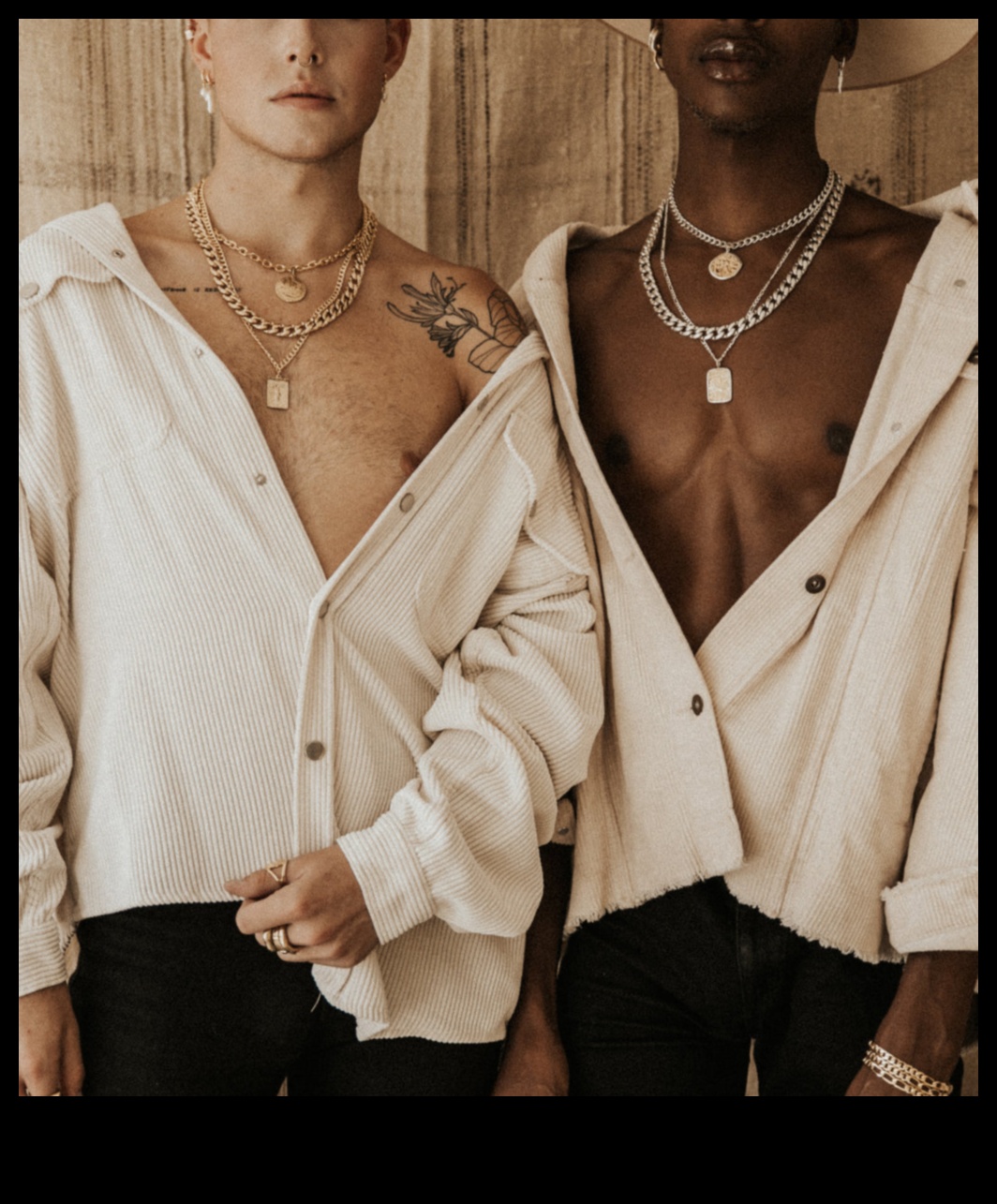 Dualitate uluitoare Explorați magia cu două tonuri a colecției noastre de colier 2 Dualitate uluitoare: explorați magia cu două tonuri a colecției noastre de colier