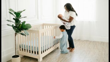 Crib Couture: Elemente esențiale pentru pepinieră la modă