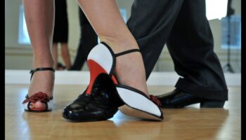 Footloose and Fancy: Dansează cu stil cu seria noastră de glezne
