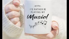 O simfonie a iubirii: Idei de cadouri melodice pentru Valentinele muzicale