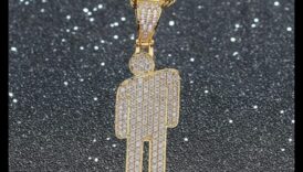 Șoapte capricioase: auziți vrăjirea din colierele noastre subțiri în șoaptă